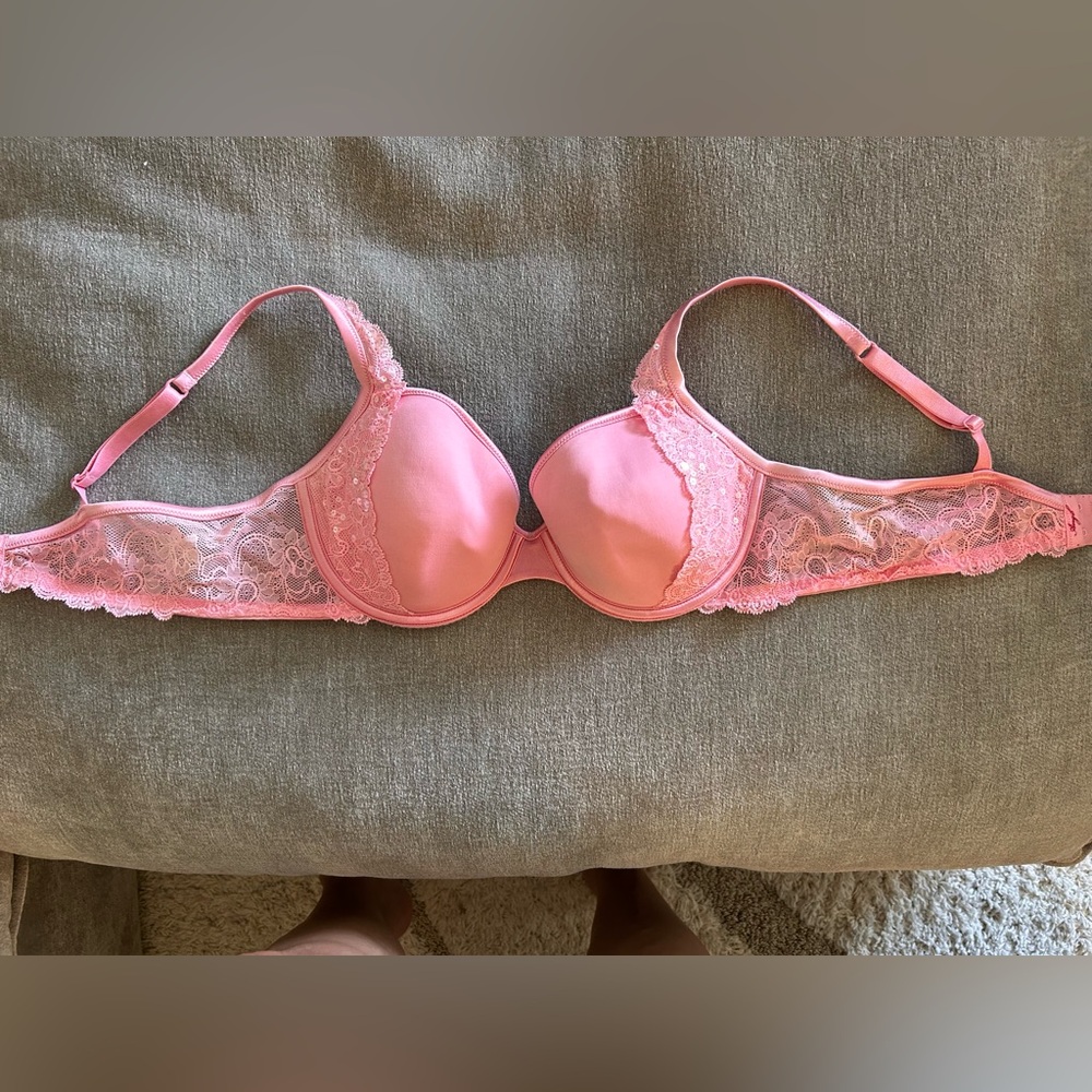Victoria’s Secret Elegant Pink Sequin Lace Bra
